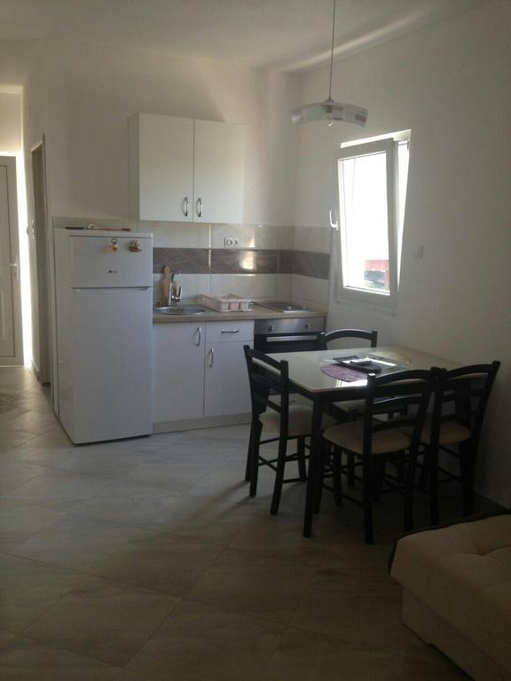 Apartmani Roganovic Luštica Eksteriør billede