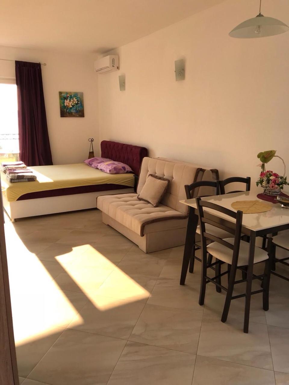 Apartmani Roganovic Luštica Eksteriør billede
